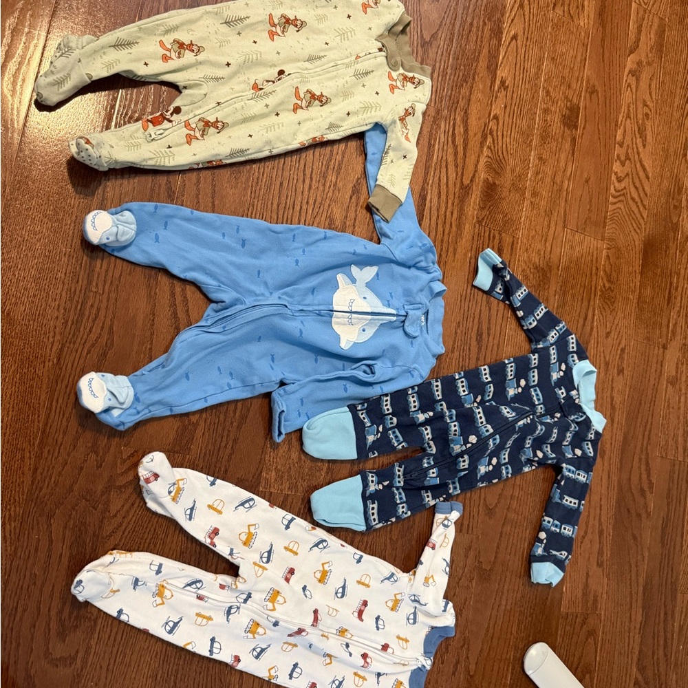 Assorted baby boy footies